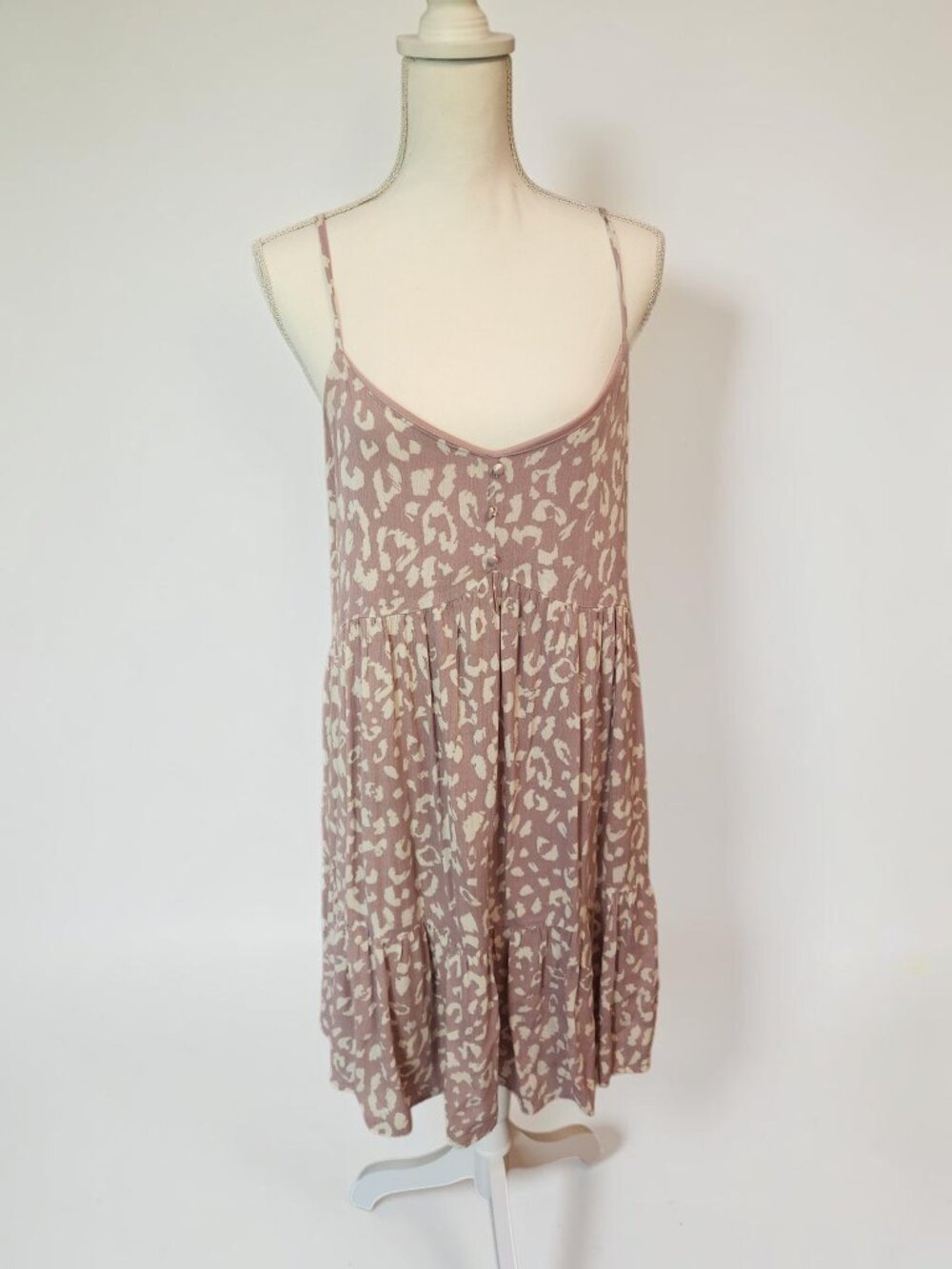 🌸 Savannah Jane Dress Size Large  NWT | Flowy Leopard Print | Adjustable Straps - Picture 6 of 10